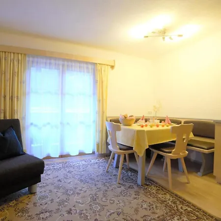 House Sylvia, Apartment